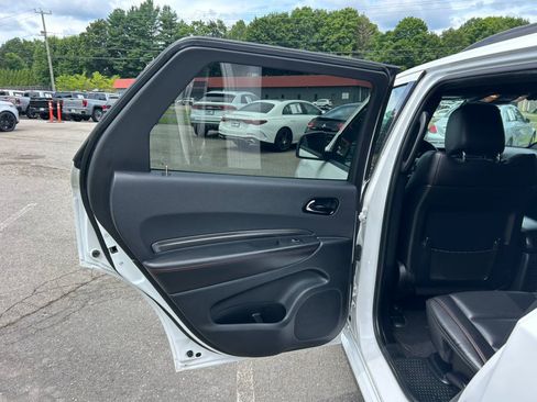 Used 2024 Dodge Durango GT RWD image 18