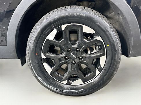 Used 2024 Kia Sorento S image 11