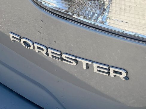Used 2023 Subaru Forester Limited AWD/4WD image 7