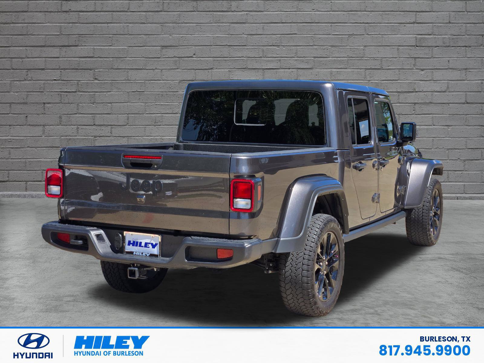 Used 2025 Jeep Gladiator Sport AWD/4WD image 4