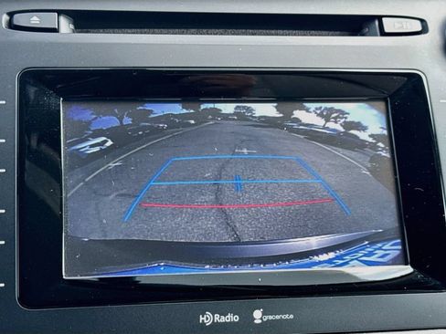 Used 2015 Toyota Highlander Plus FWD image 15