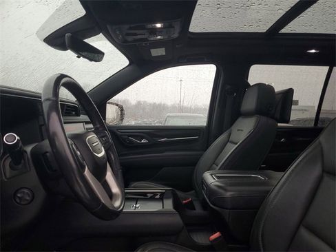 Used 2021 GMC Yukon Denali w/ Denali Ultimate Package image 12