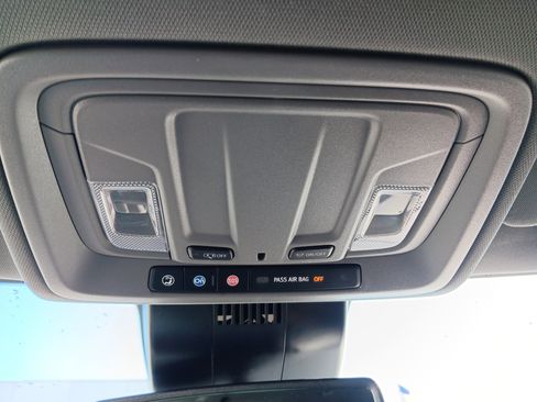 Used 2023 Chevrolet Silverado 1500 LTZ image 19