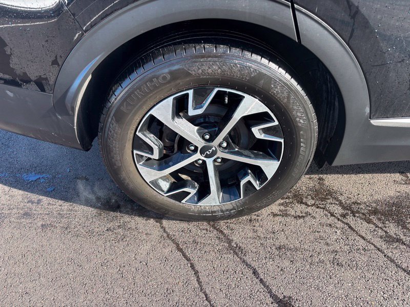 Certified 2024 Kia Sportage EX FWD image 9