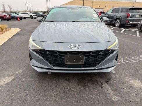 Certified 2023 Hyundai Elantra SEL w/ Convenience Package image 2