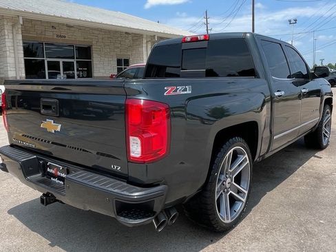 Used 2017 Chevrolet Silverado 1500 LTZ Z71 w/ LTZ Plus Package AWD/4WD image 4