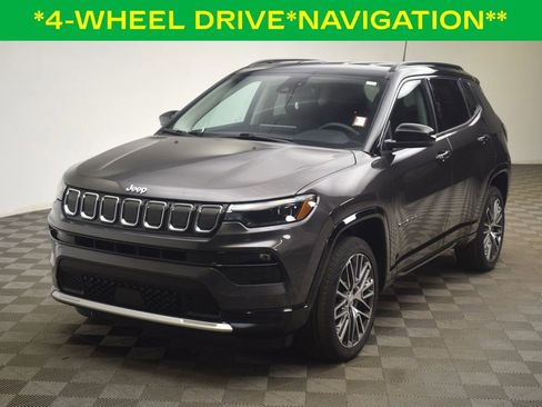 Used 2022 Jeep Compass Limited w/ Elite Group AWD/4WD image 3