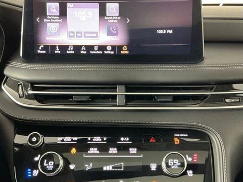Certified 2025 INFINITI QX60 Luxe FWD image 15