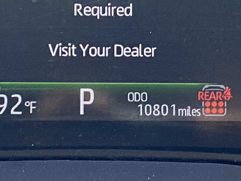 Certified 2026 Toyota Sienna XLE FWD image 12