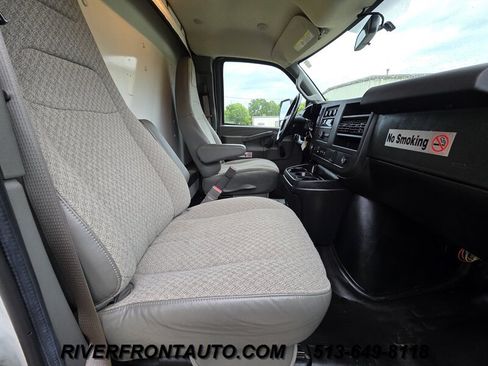 Used 2021 Chevrolet Express 3500 w/ Driver Convenience Package RWD image 14