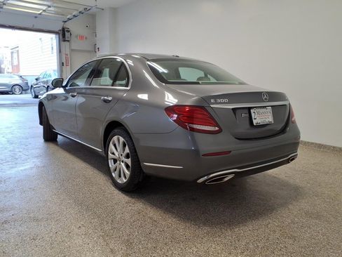 Used 2019 Mercedes-Benz E 300 4MATIC image 6