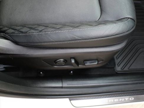 Used 2021 Kia Sorento SX image 9