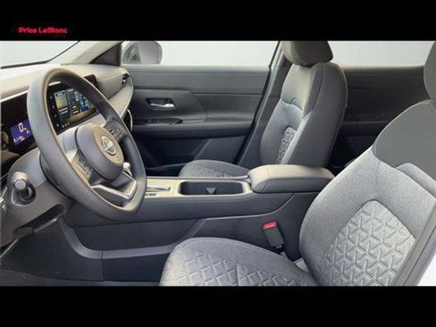 New 2026 Nissan Kicks SV w/ SV Premium Package FWD image 10