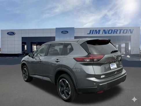 Used 2024 Nissan Rogue SV AWD/4WD image 7