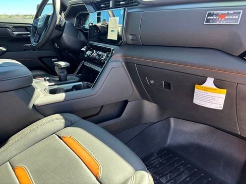 New 2025 GMC Sierra 1500 AT4 w/ AT4 Premium Package AWD/4WD image 24