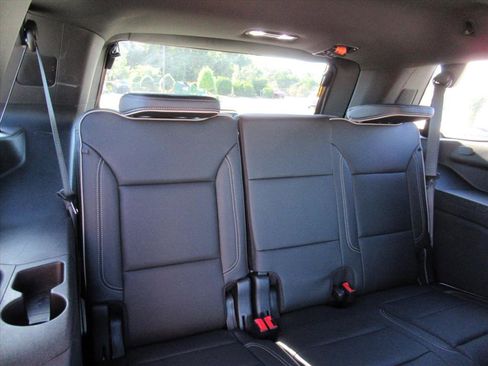 Used 2021 GMC Yukon SLT w/ SLT Luxury Package image 29