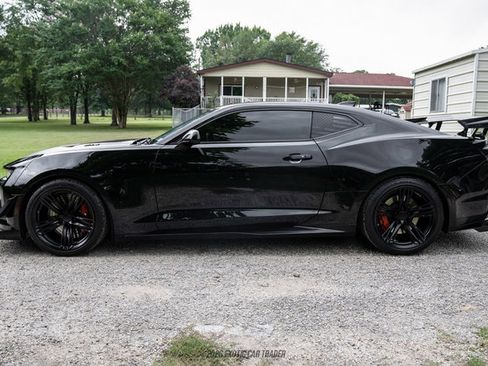 Used 2019 Chevrolet Camaro ZL1 RWD image 3
