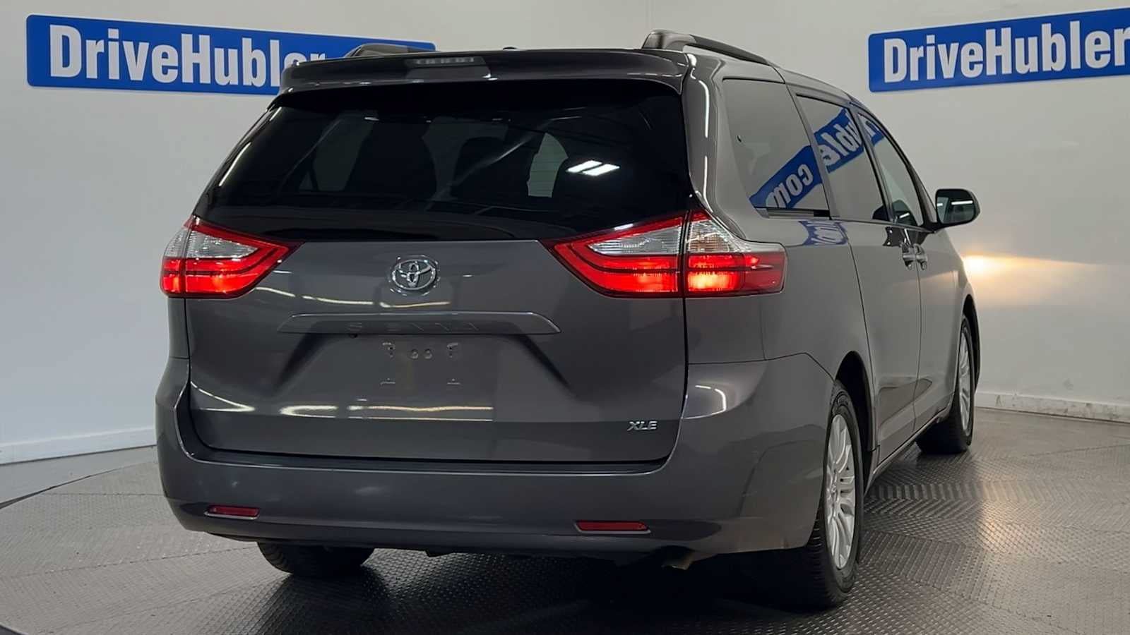 Used 2015 Toyota Sienna XLE FWD image 7