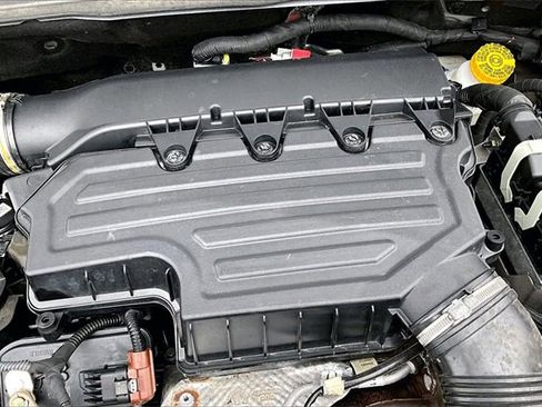 Used 2023 Jeep Renegade Latitude image 29