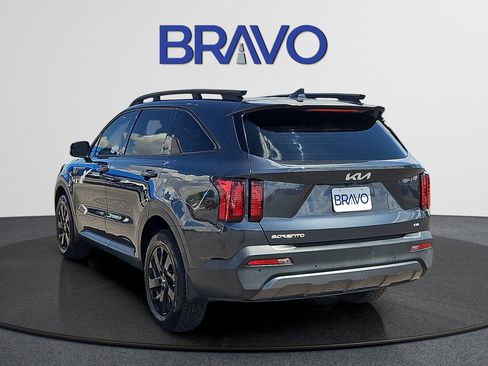 Used 2023 Kia Sorento S w/ Panoramic Sunroof Package AWD/4WD image 3