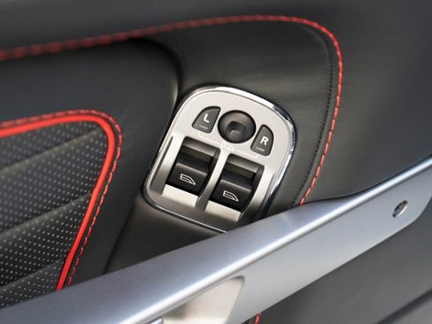 Used 2016 Aston Martin DB9 GT image 16