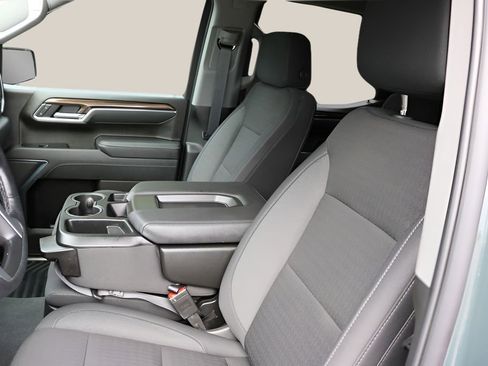 Used 2026 Chevrolet Silverado 1500 LT RWD image 12