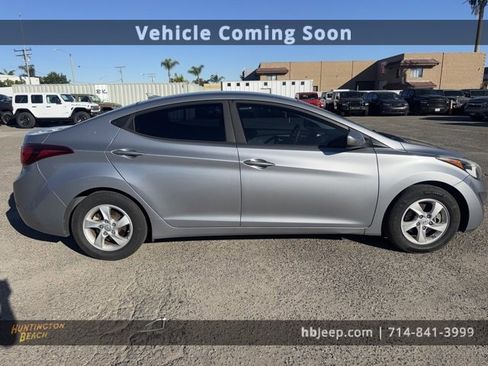 Used 2015 Hyundai Elantra SE image 4