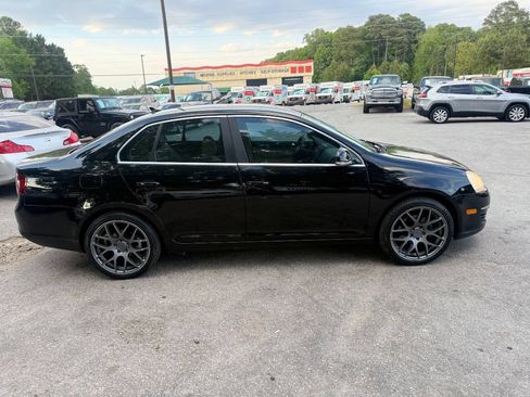 Used 2009 Volkswagen Jetta SE FWD image 4