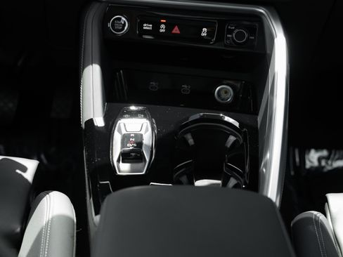 Certified 2025 Audi Q5 Premium Plus w/ Premium Plus AWD/4WD image 17