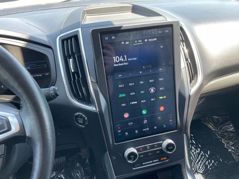 Used 2023 Ford Edge Titanium image 12