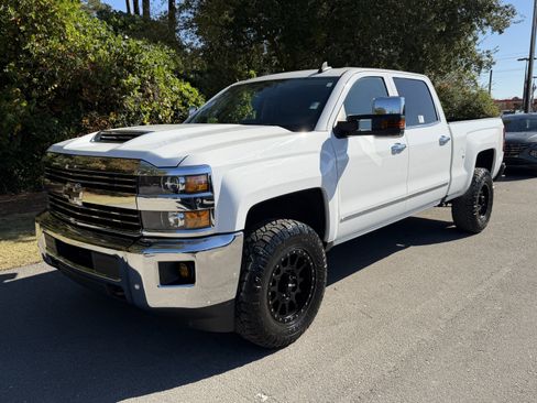 Used 2019 Chevrolet Silverado 3500 LTZ w/ Duramax Plus Package image 42