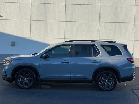 Certified 2025 Honda Pilot Sport image 2