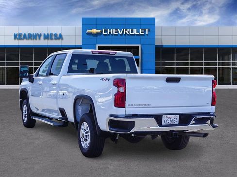 Used 2025 Chevrolet Silverado 2500 LT w/ Convenience Package AWD/4WD image 4