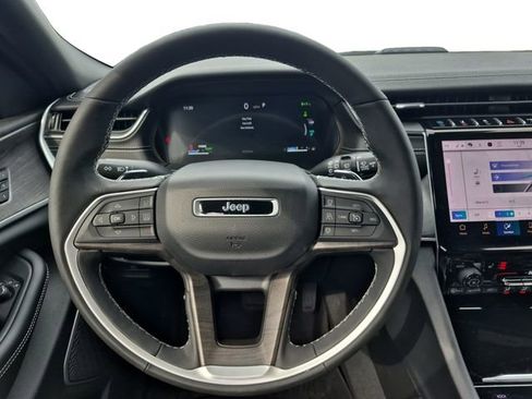 Used 2025 Jeep Grand Cherokee Limited 4xe AWD/4WD image 14