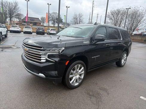 Used 2023 Chevrolet Suburban High Country image 7