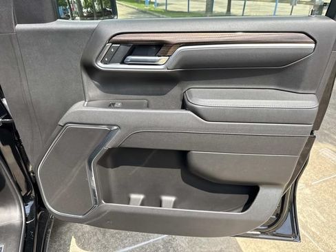 Used 2025 Chevrolet Silverado 1500 RST AWD/4WD image 17
