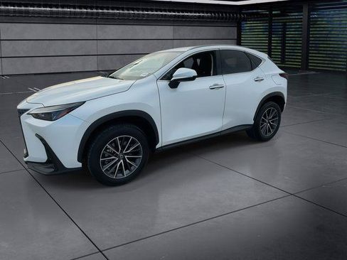 Certified 2024 Lexus NX 250 FWD w/ Towing Package (2000 Lbs) image 4