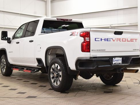 Used 2024 Chevrolet Silverado 2500 Custom w/ Custom Value Package image 6
