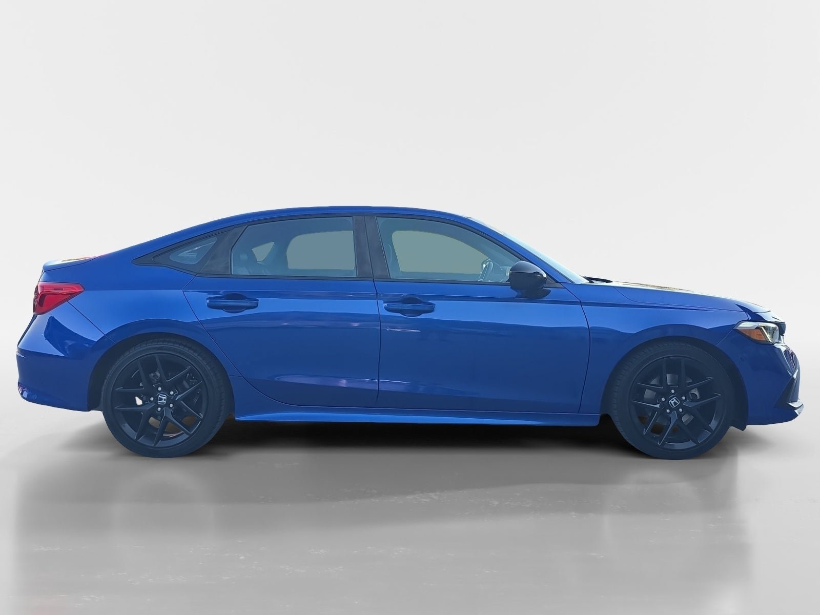 Used 2022 Honda Civic Sport image 2