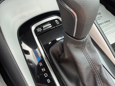 Certified 2024 Toyota Corolla SE w/ SE Premium Package image 18