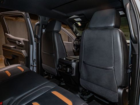 Used 2024 GMC Sierra 1500 AT4 w/ Technology Package image 29