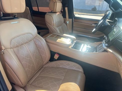 Used 2023 Jeep Grand Wagoneer Series III image 20