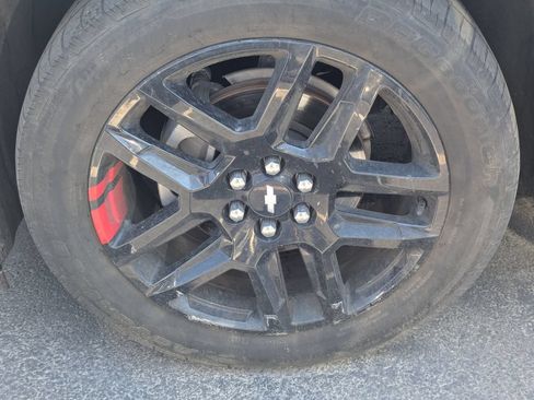 Used 2018 Chevrolet Traverse Premier w/ Redline Edition AWD/4WD image 11