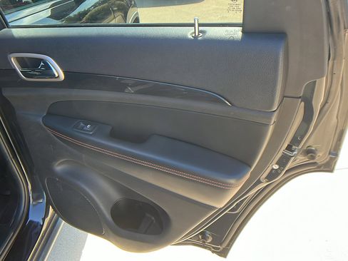 Used 2016 Jeep Grand Cherokee Laredo 75th Anniversary image 21