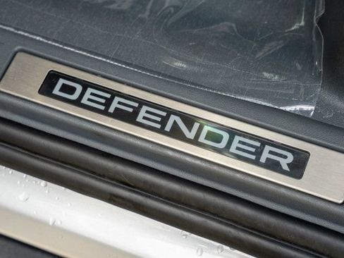 Used 2024 Land Rover Defender 110 X AWD/4WD image 41