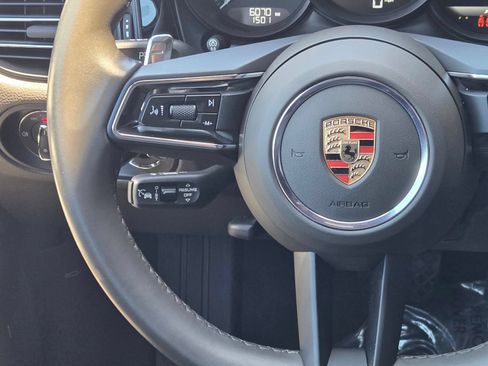 Certified 2025 Porsche Macan AWD/4WD image 16