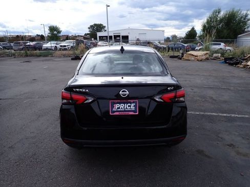 Used 2021 Nissan Versa SV FWD image 3