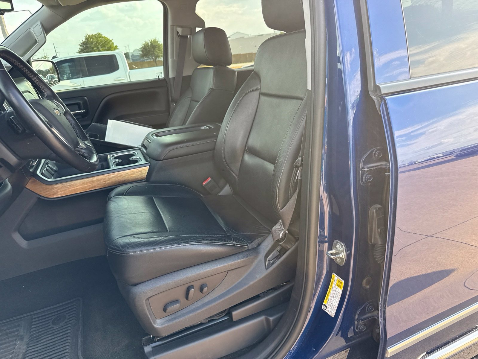 Used 2014 Chevrolet Silverado 1500 LTZ w/ LTZ Plus Package AWD/4WD image 14