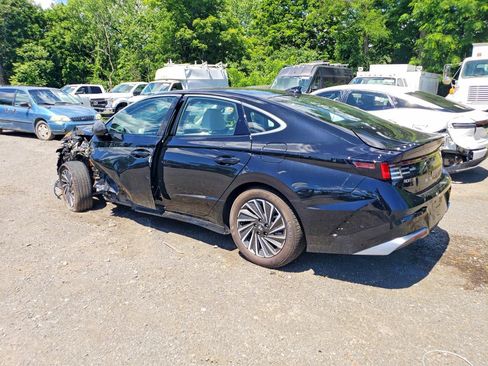 Used 2025 Hyundai Sonata Limited FWD image 3