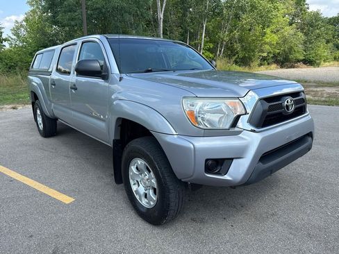 Used 2014 Toyota Tacoma 4x4 Double Cab image 3